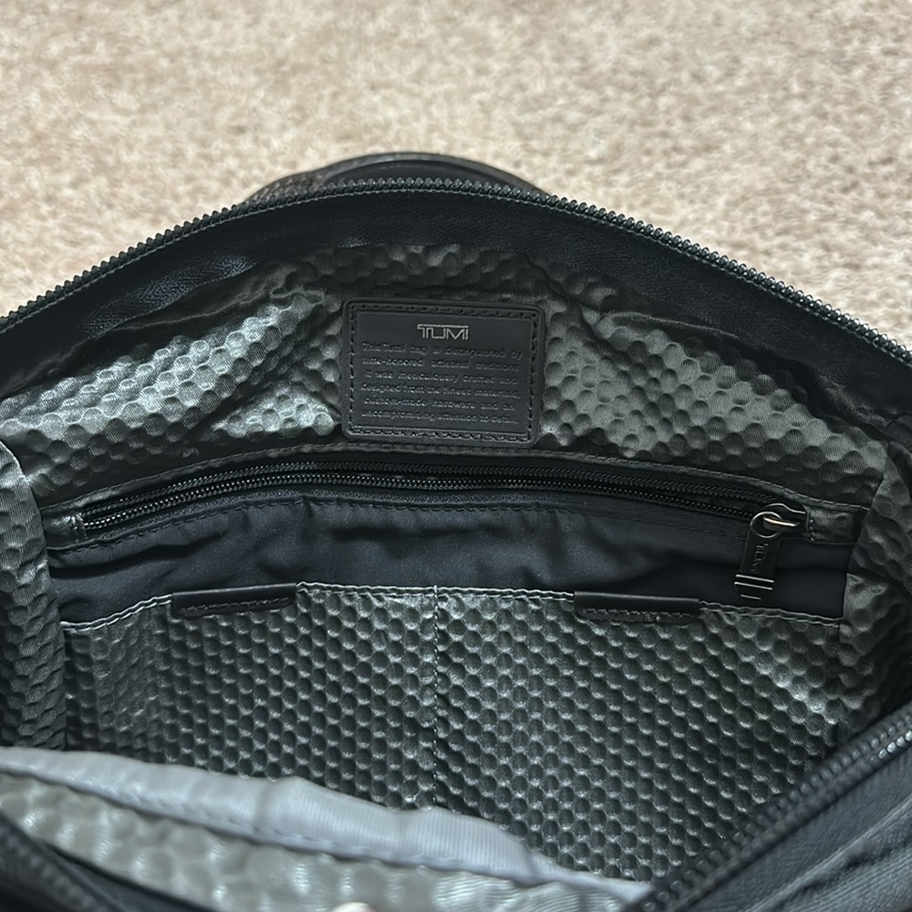 TUMI - Picture 7 of 10